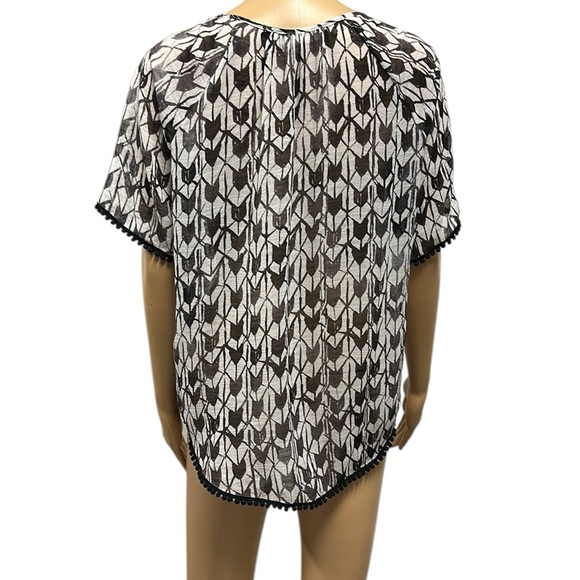 Two by Vince Camuto Black White Split Neck Semi Sheer Pom Pom Blouse Top Small - Picture 6 of 10